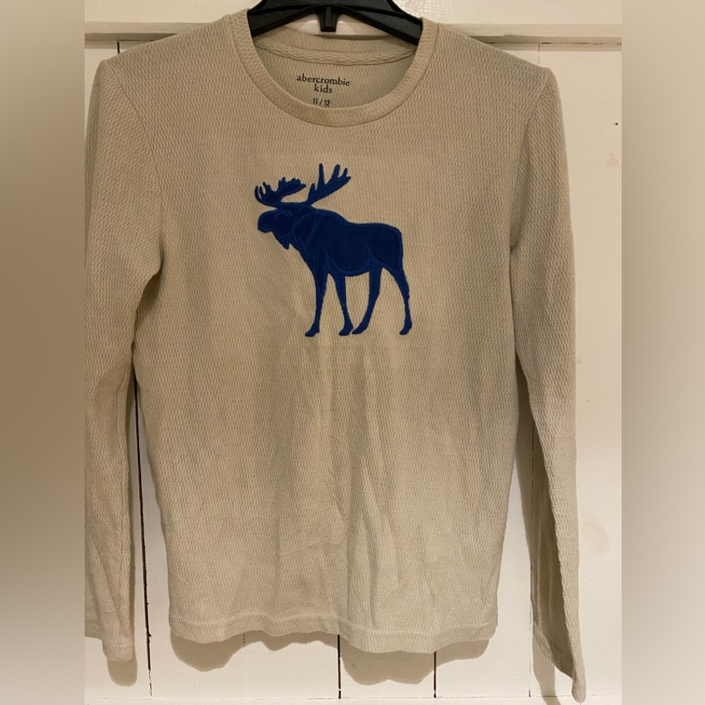 Abercrombie Beige Long Sleeve T Shirt with a Moose! Kids 11/12 or XXS Women’s